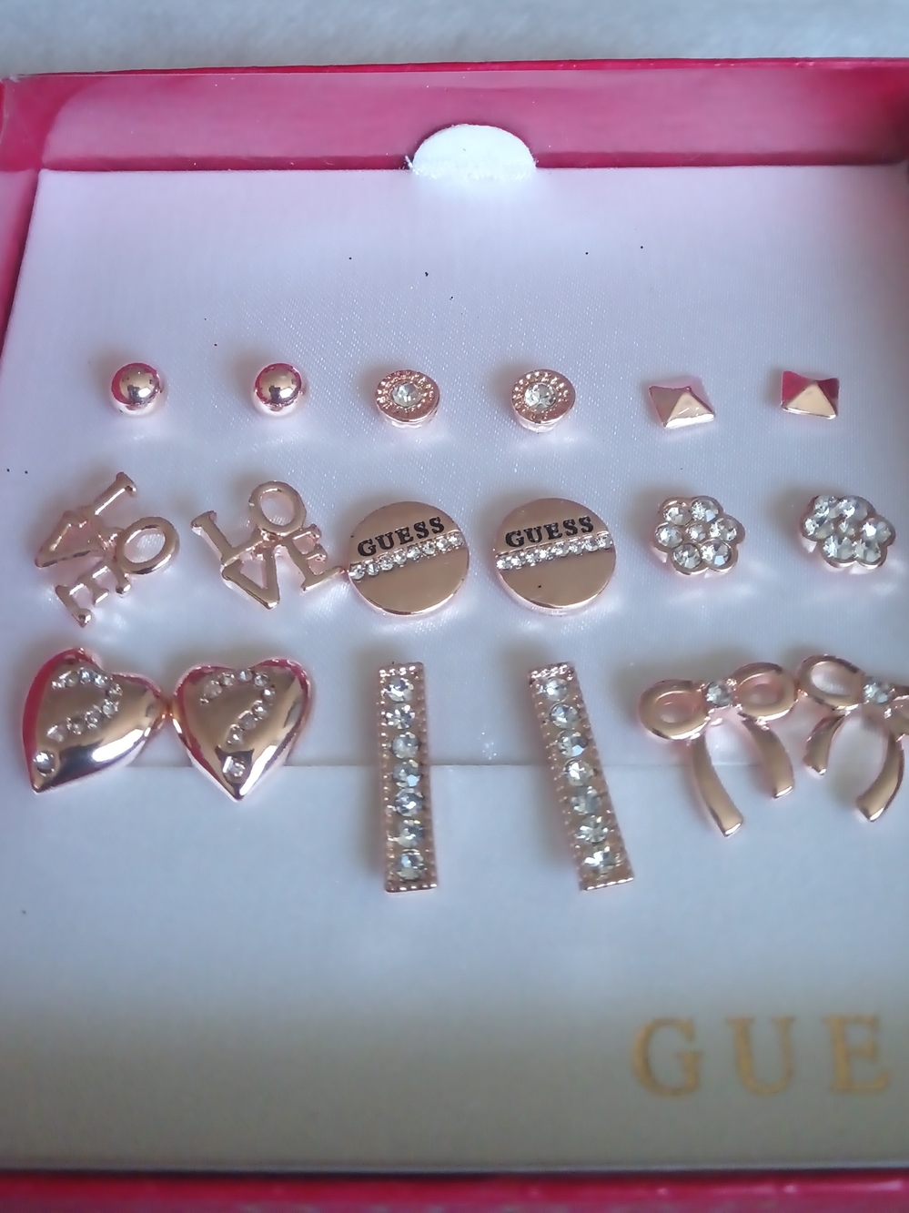 GUESS NINE STUDS BOXED SET
